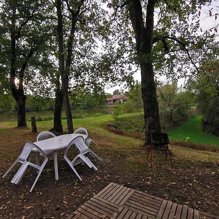 Camping De La Chagnee Saint-Aubin-le-Cloud Стая снимка