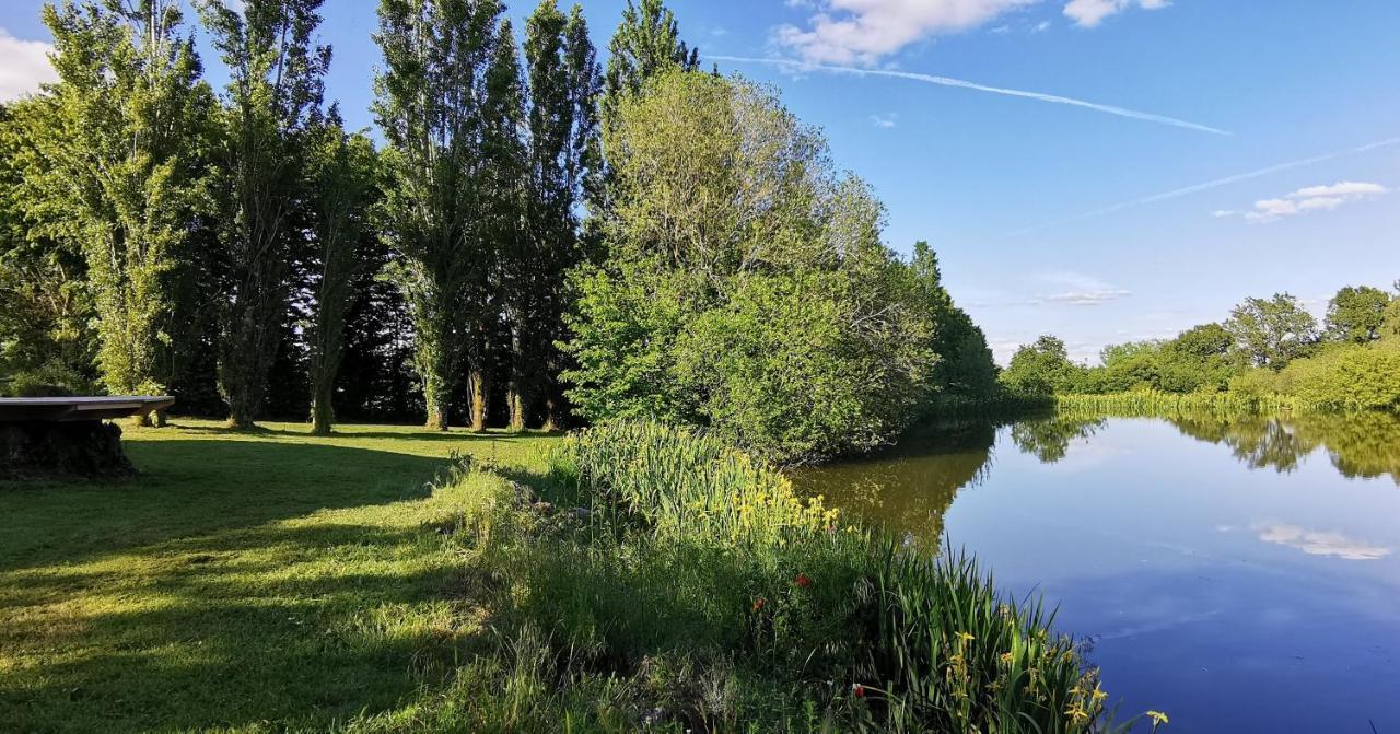 Camping De La Chagnee Saint-Aubin-le-Cloud Екстериор снимка