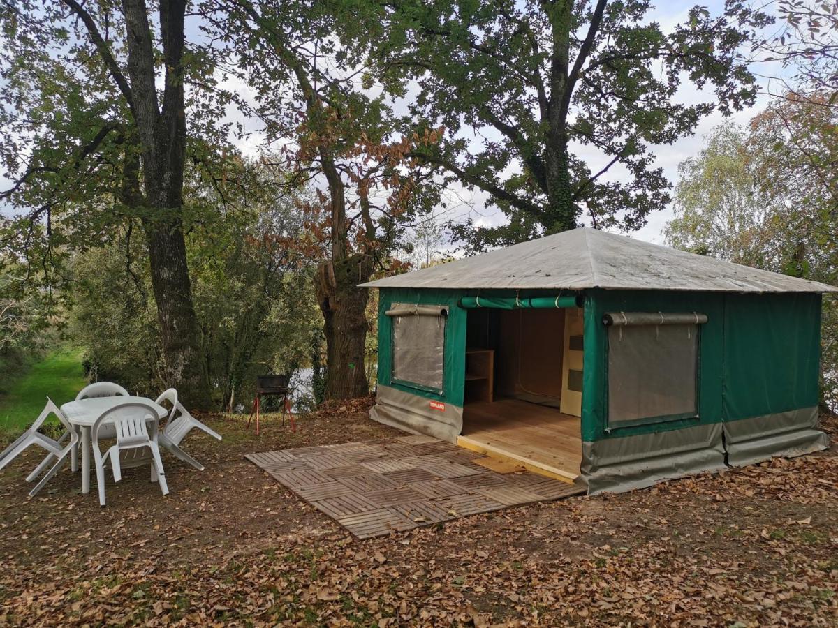 Camping De La Chagnee Saint-Aubin-le-Cloud Екстериор снимка