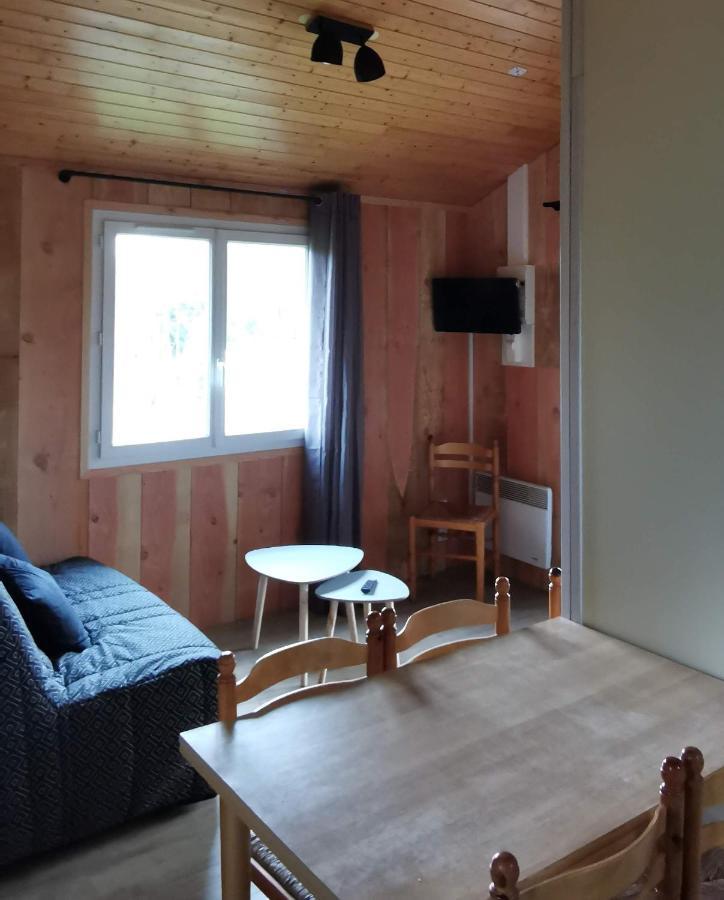 Camping De La Chagnee Saint-Aubin-le-Cloud Екстериор снимка
