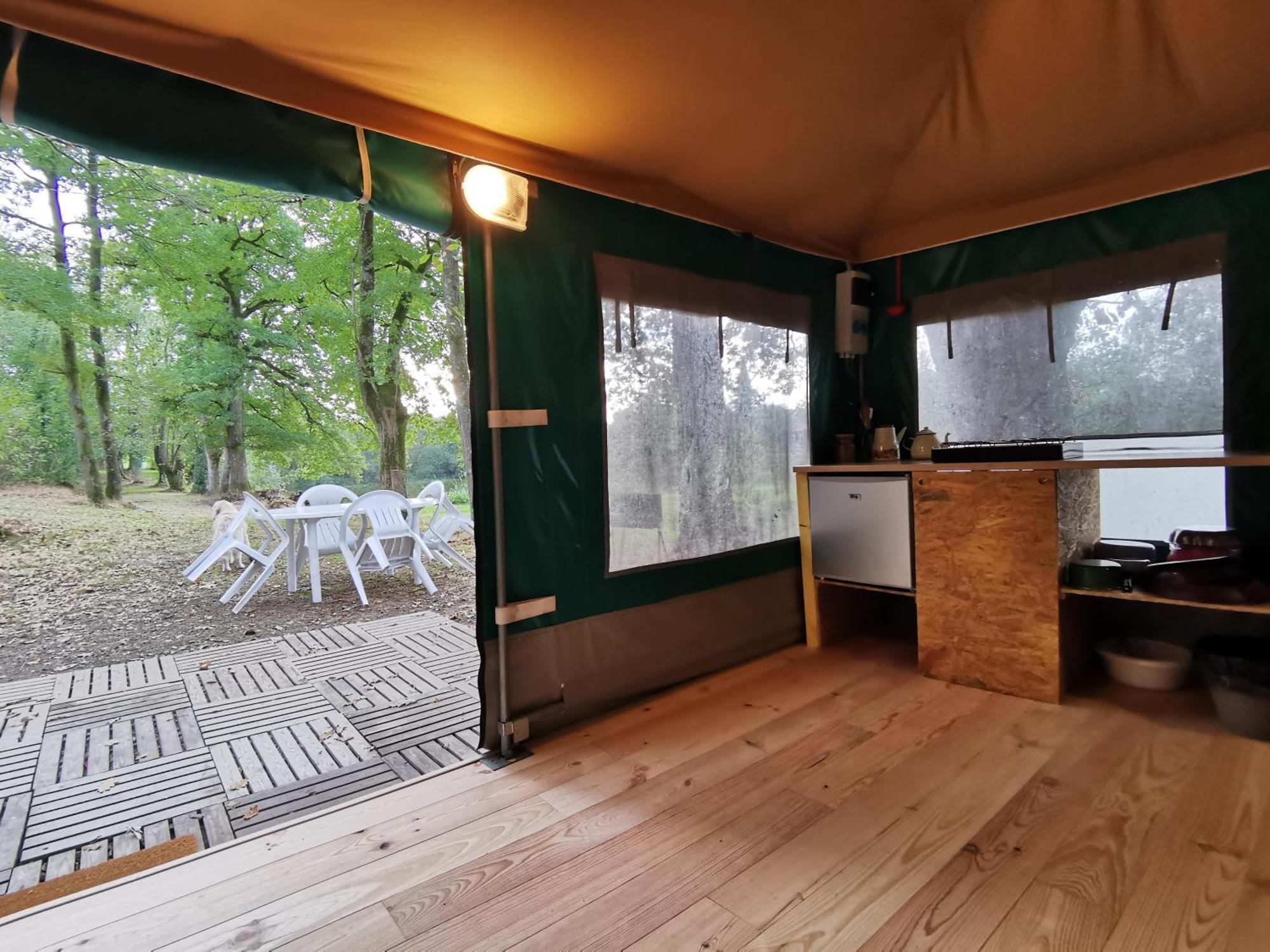 Camping De La Chagnee Saint-Aubin-le-Cloud Стая снимка